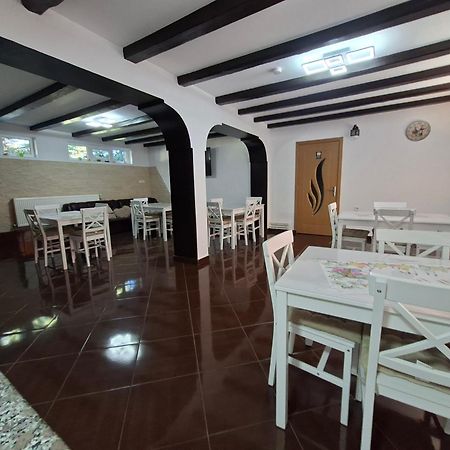 Casa Laur Hotel Mînăstirea Humorului Buitenkant foto