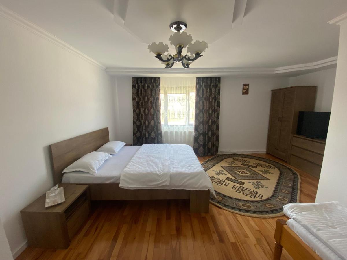 Casa Laur Hotel Mînăstirea Humorului Buitenkant foto