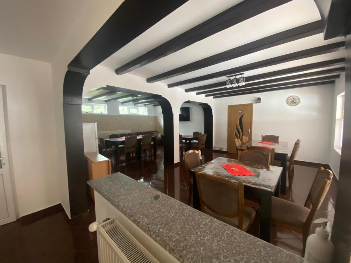 Casa Laur Hotel Mînăstirea Humorului Buitenkant foto