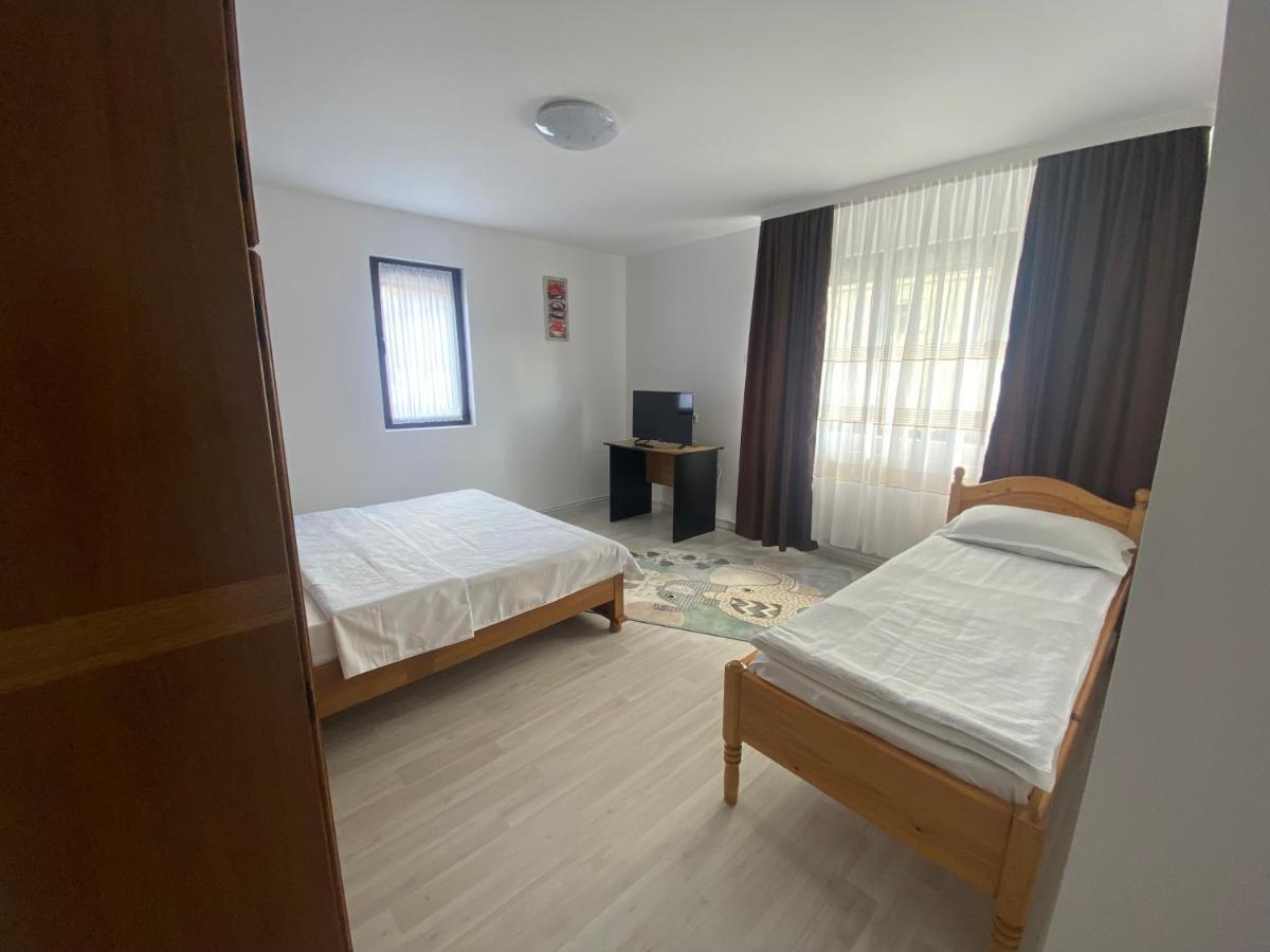Casa Laur Hotel Mînăstirea Humorului Buitenkant foto